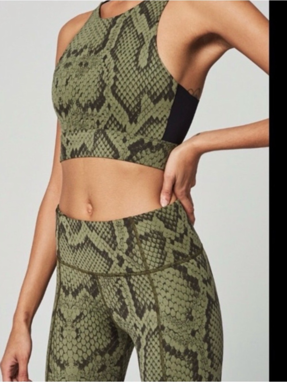 Varley NWT Olive Snake-Print Crop Top Small Yoga Workout